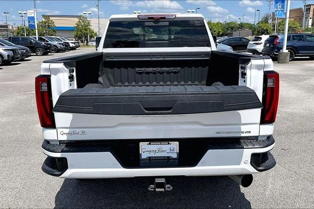Used 2024 White GMC Denali Ultimate image 31