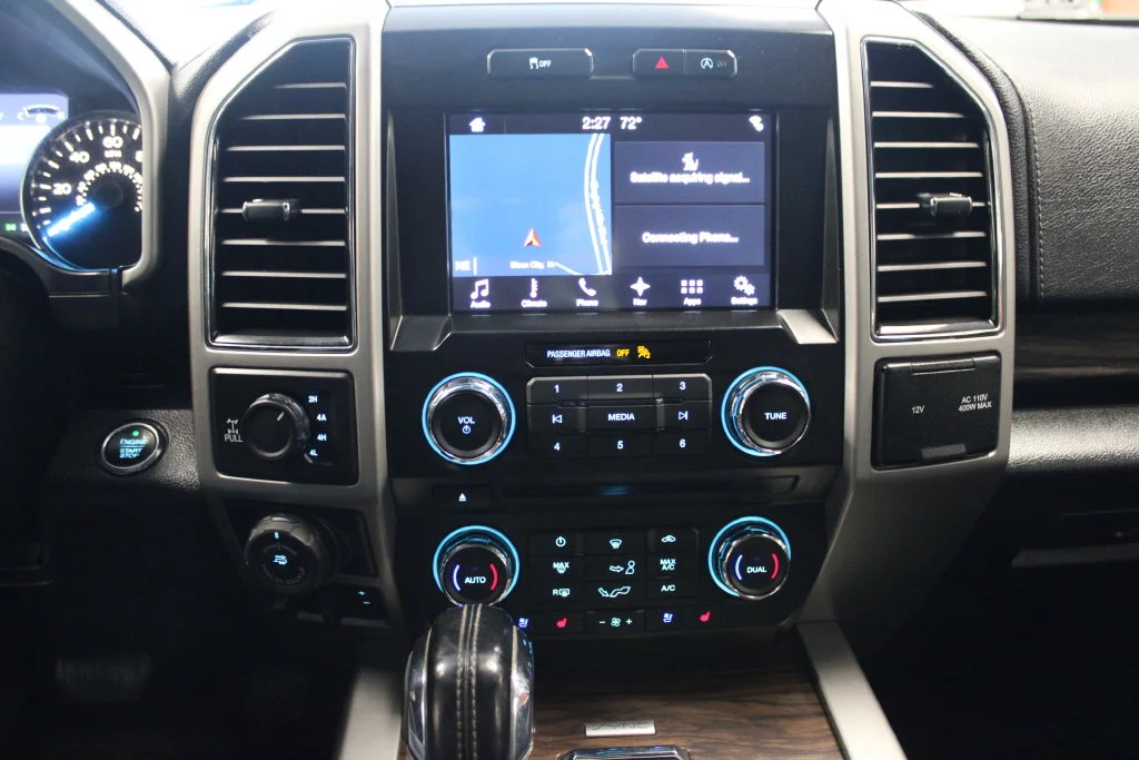 Used 2018 Shadow Black Ford Lariat image 30