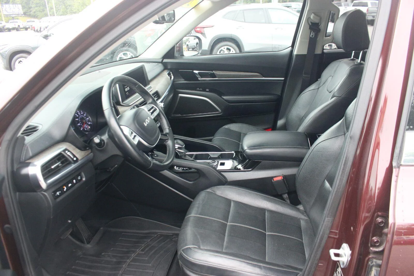 Used 2022 Sangria Kia EX image 14