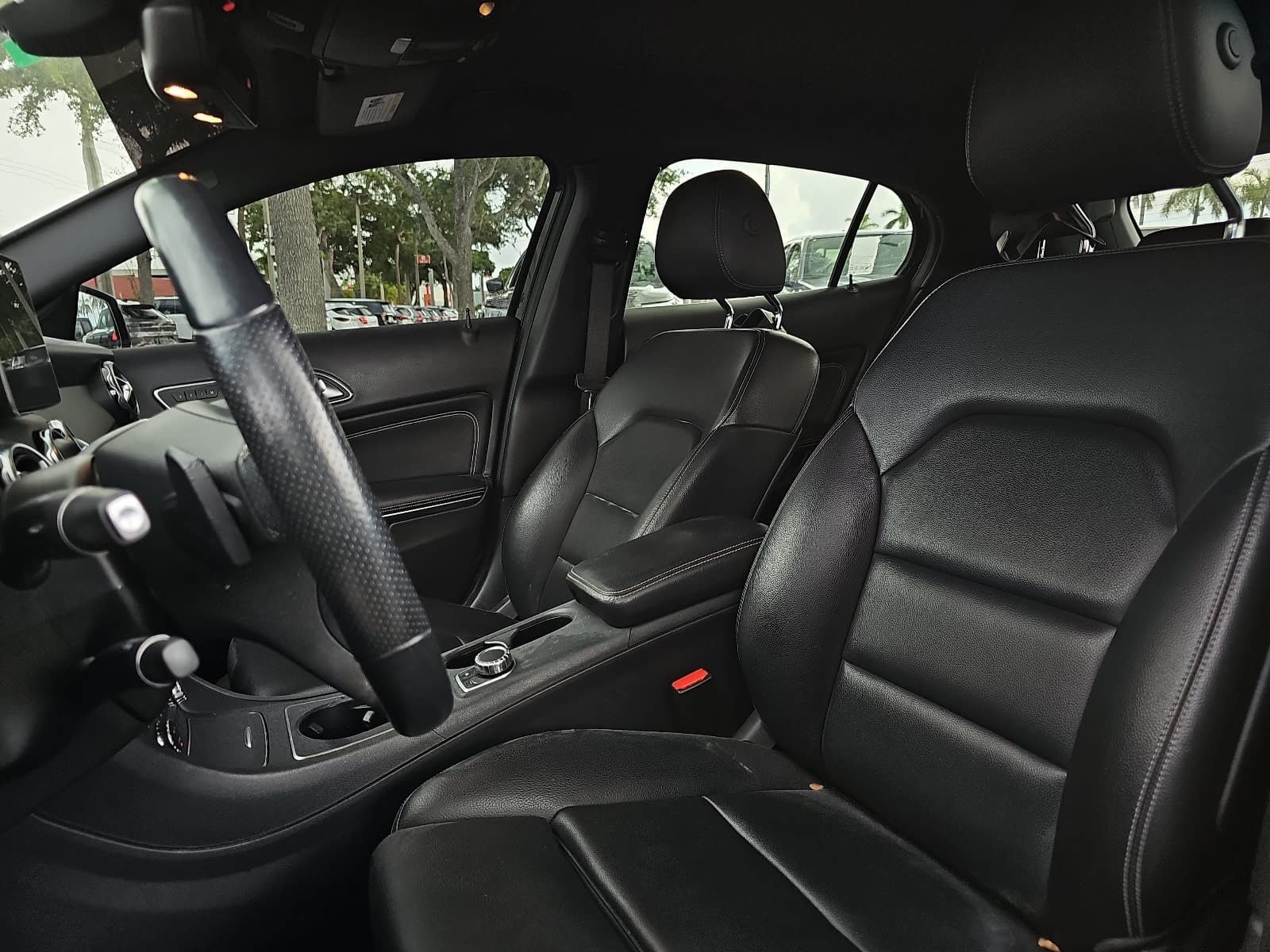 Used 2019 White Mercedes-Benz GLA 250 image 14