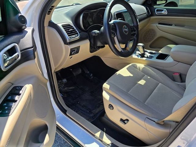 Certified Used 2022 White Jeep Laredo E image 15