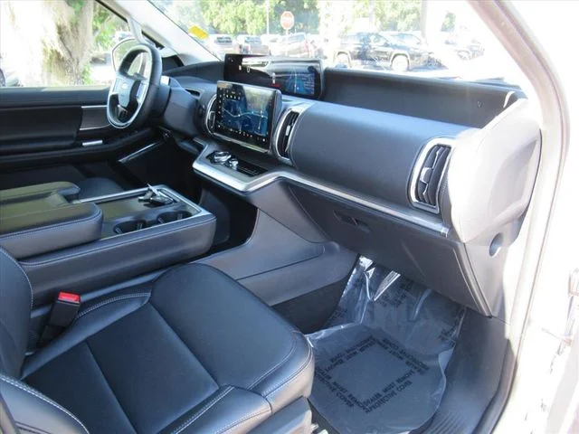 Used 2025 Silver Ford Platinum image 10