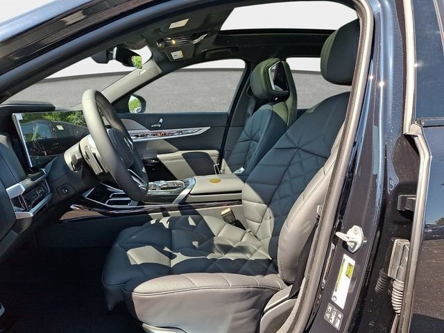 New 2026 Carbon Black Metallic BMW 740i xDrive image 11