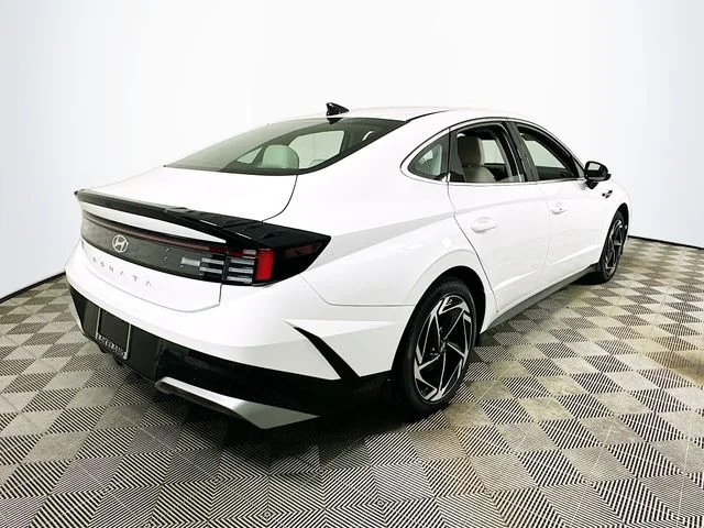 New 2026 White Hyundai SEL Sport image 3