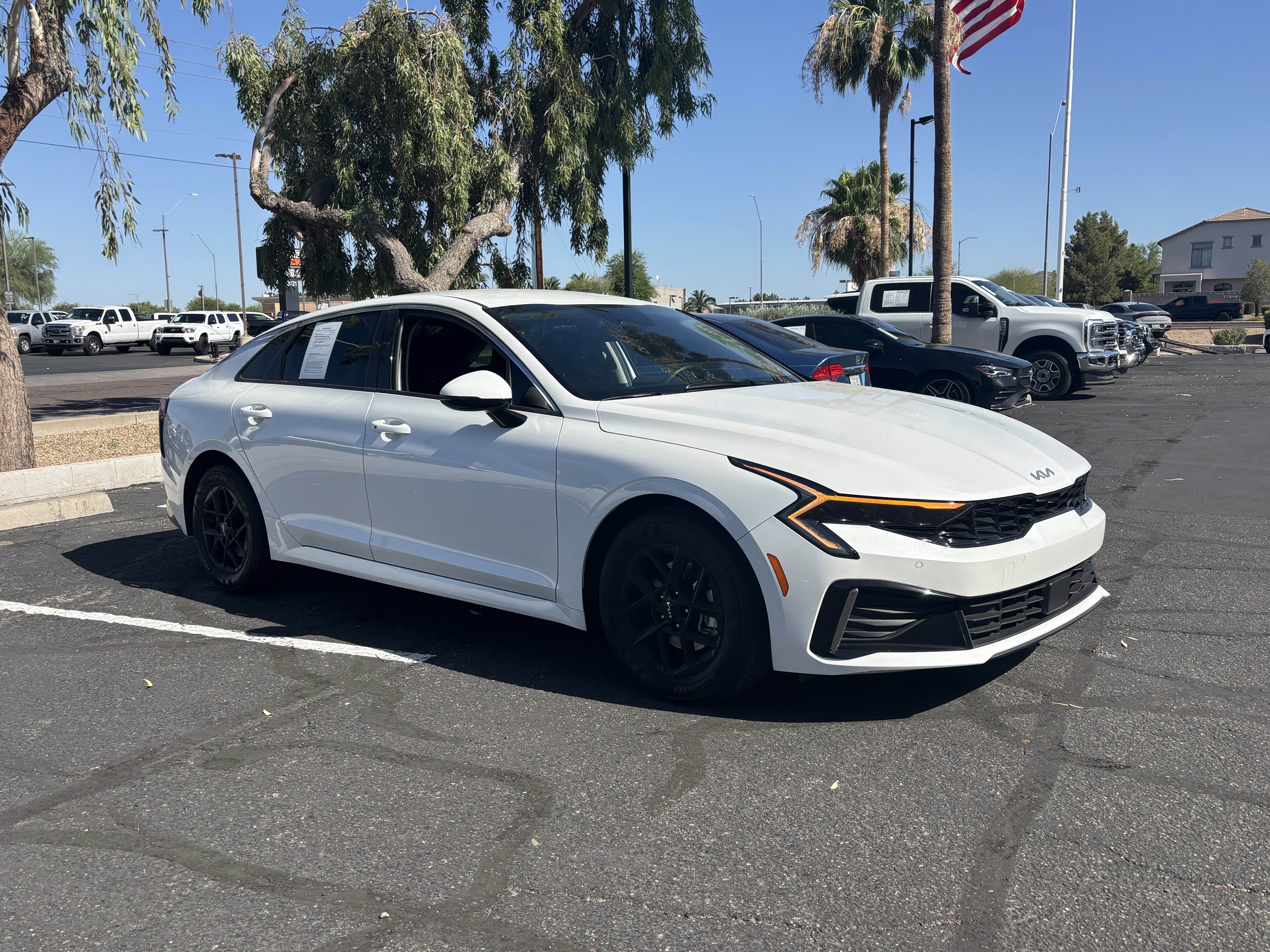Certified Used 2026 Snow White Pearl Kia LXS image 31