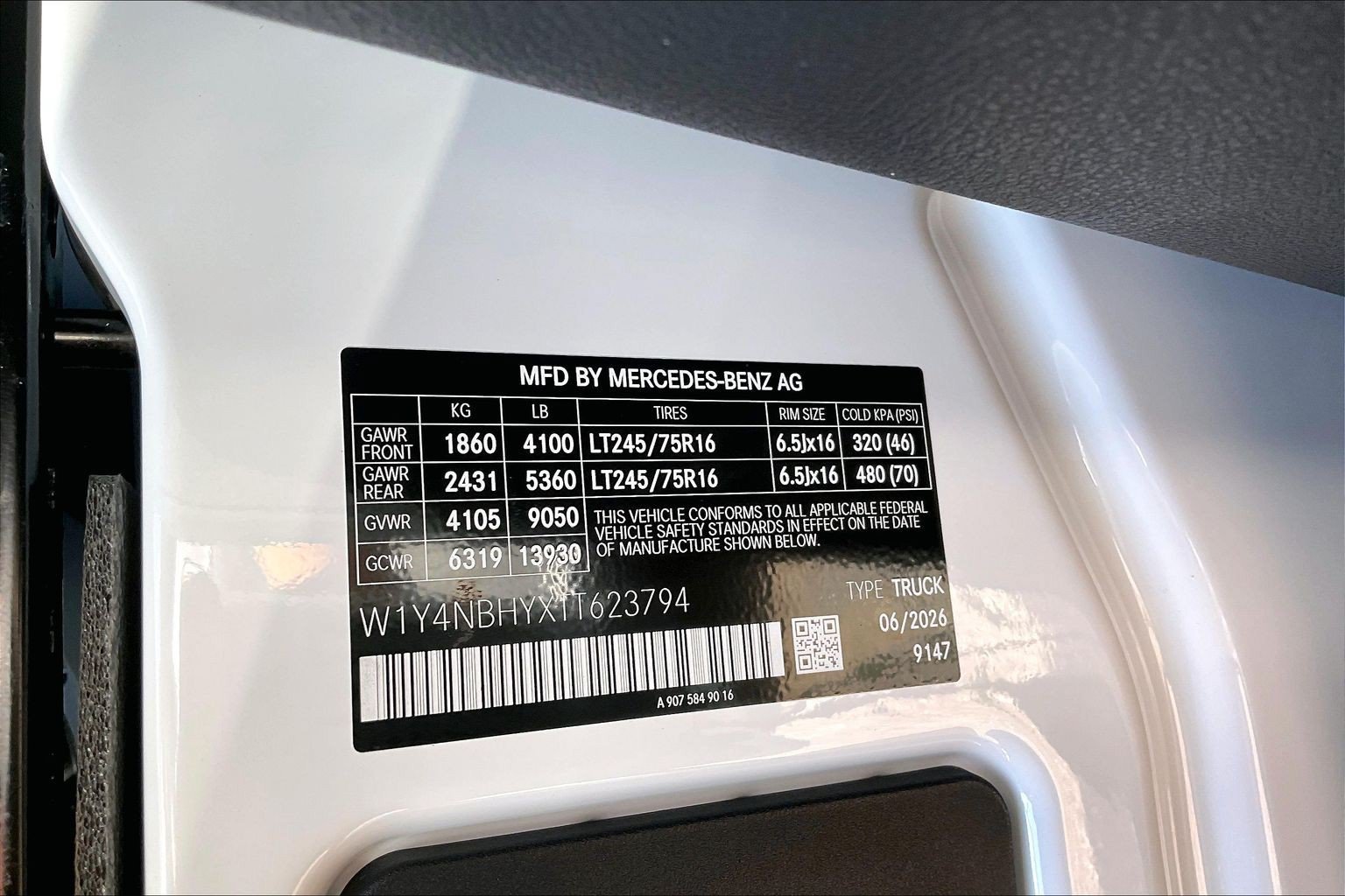 New 2026 Arctic White Mercedes-Benz Cargo 144 WB image 22
