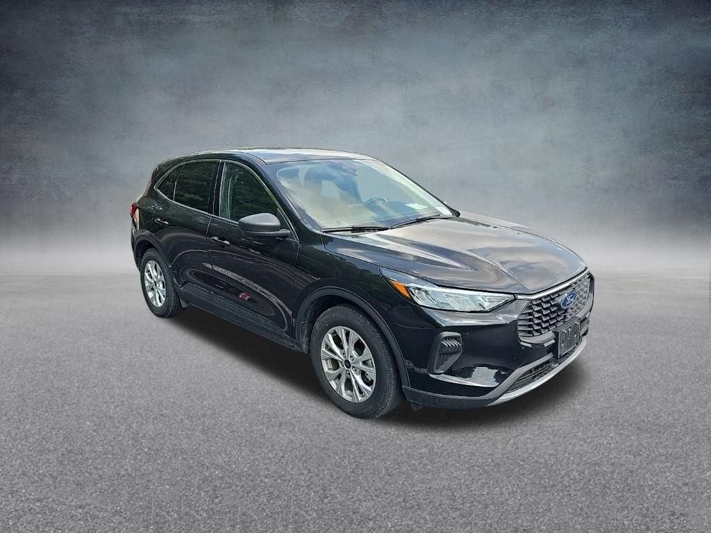 Used 2024 Black Metallic Ford Active image 12