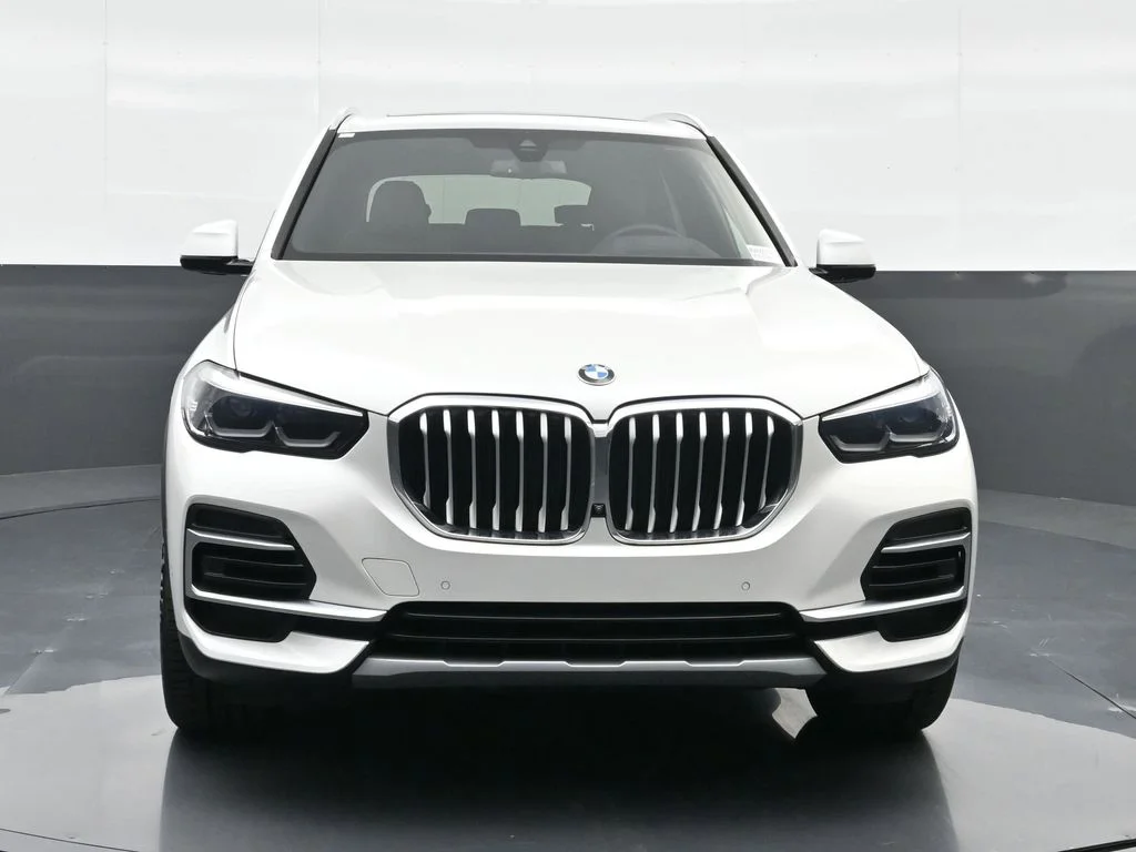 Certified Used 2023 Mineral White Metallic BMW xDrive40i image 15