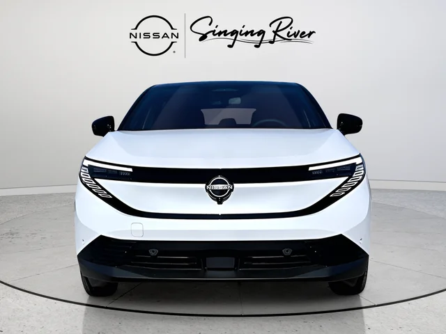 New 2026 Everest White Pearl TriCoat / Super Black Two-tone Nissan SV+ image 2