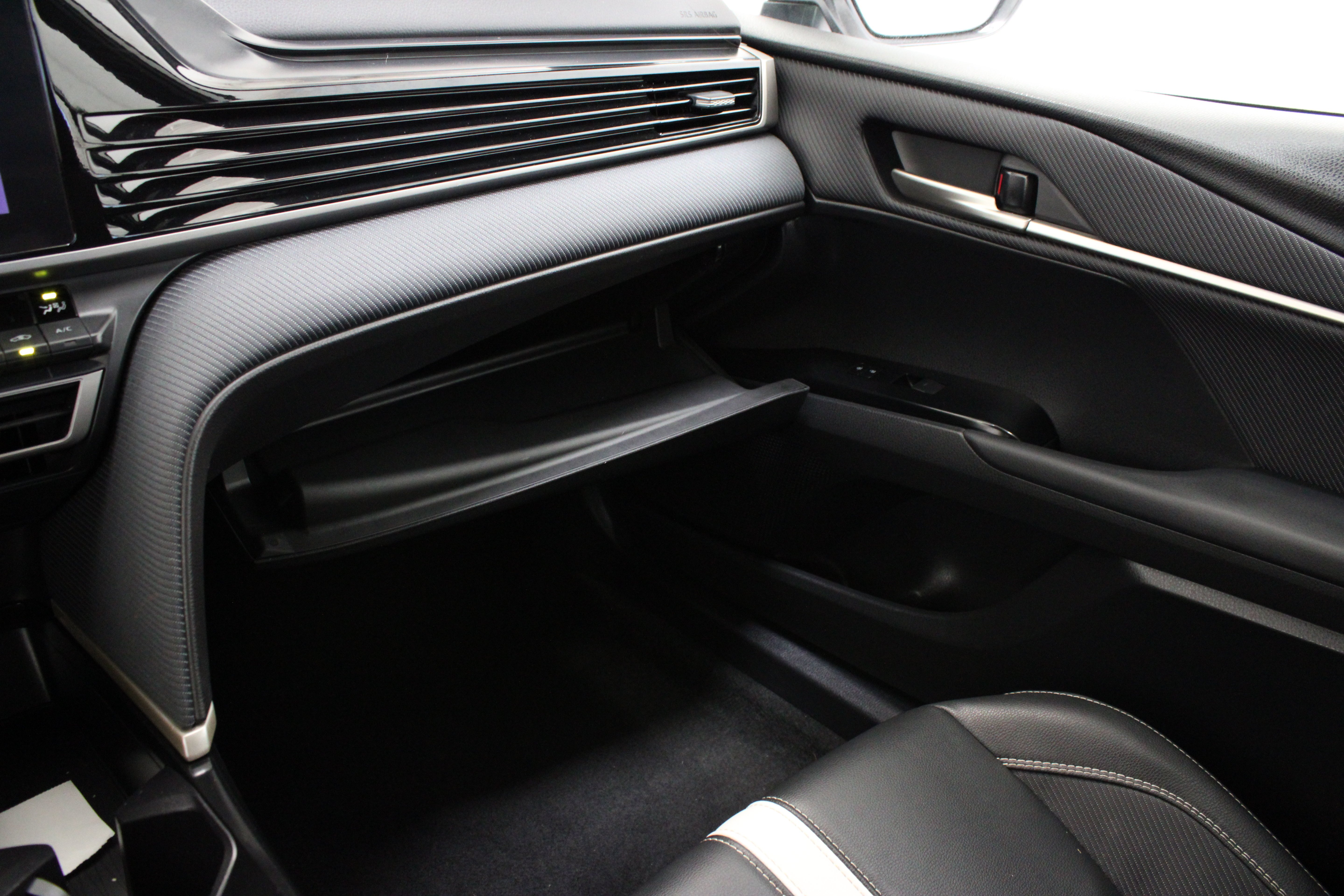 Used 2025 White Toyota SE image 23