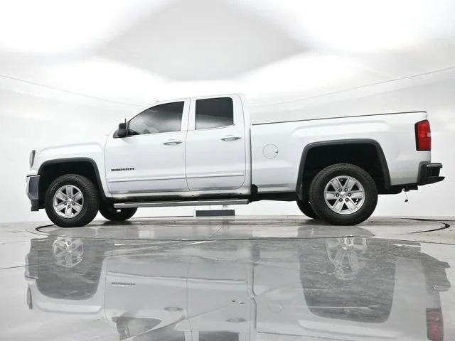 Used 2017 SUMMIT WHITE GMC SLE image 12