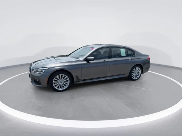 Used 2017 Gray BMW 750i xDrive image 3