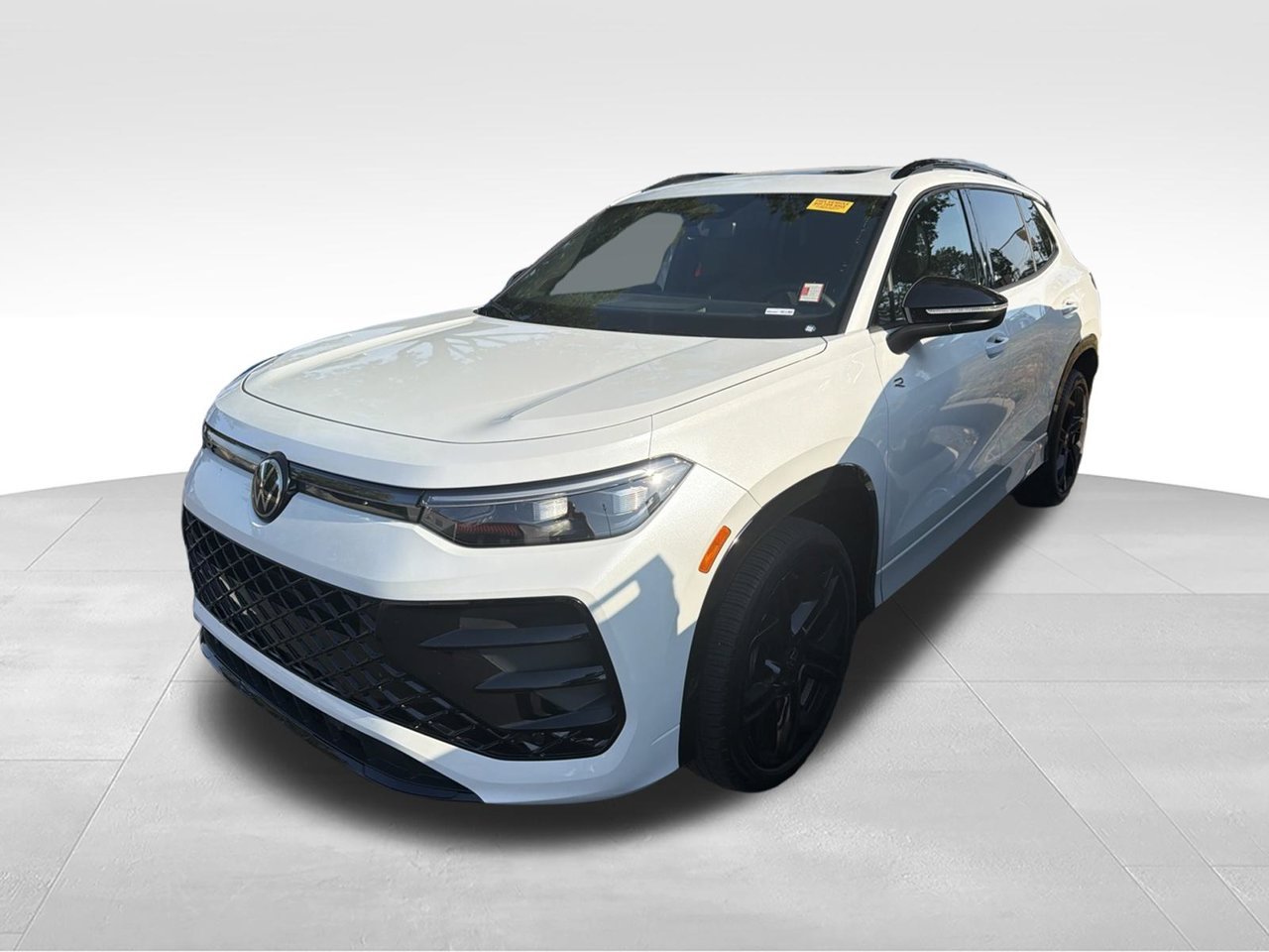 Used 2026 White Volkswagen 2.0T SE R-Line Black image 1