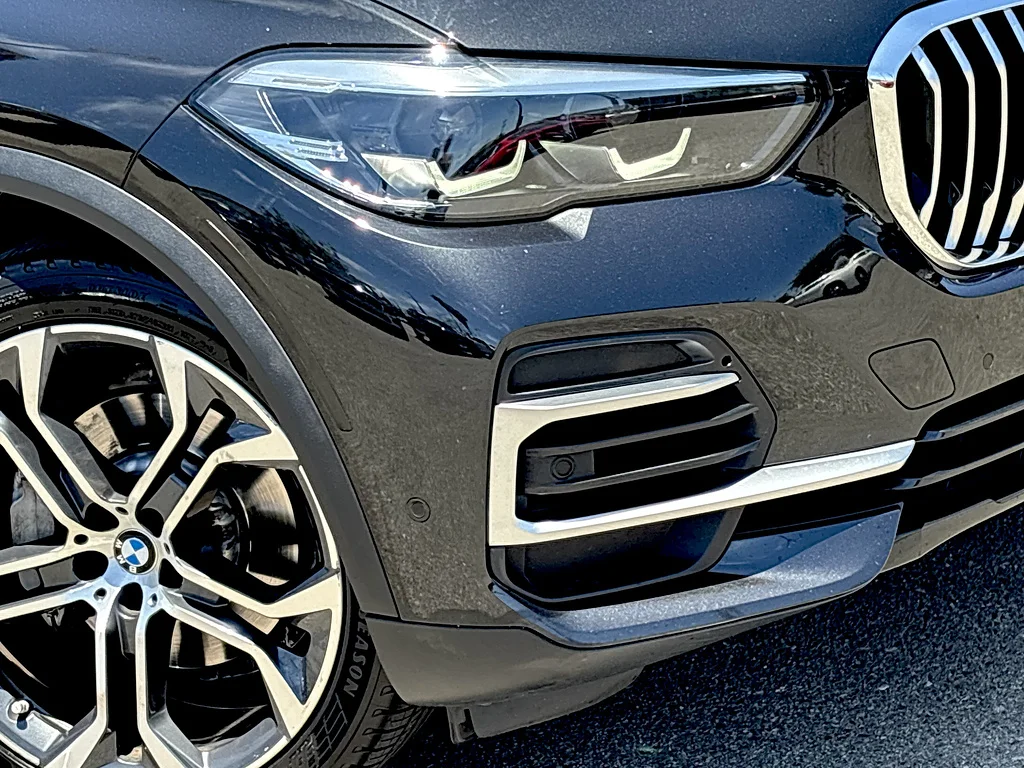 Used 2023 Black Sapphire Metallic BMW xDrive40i image 7