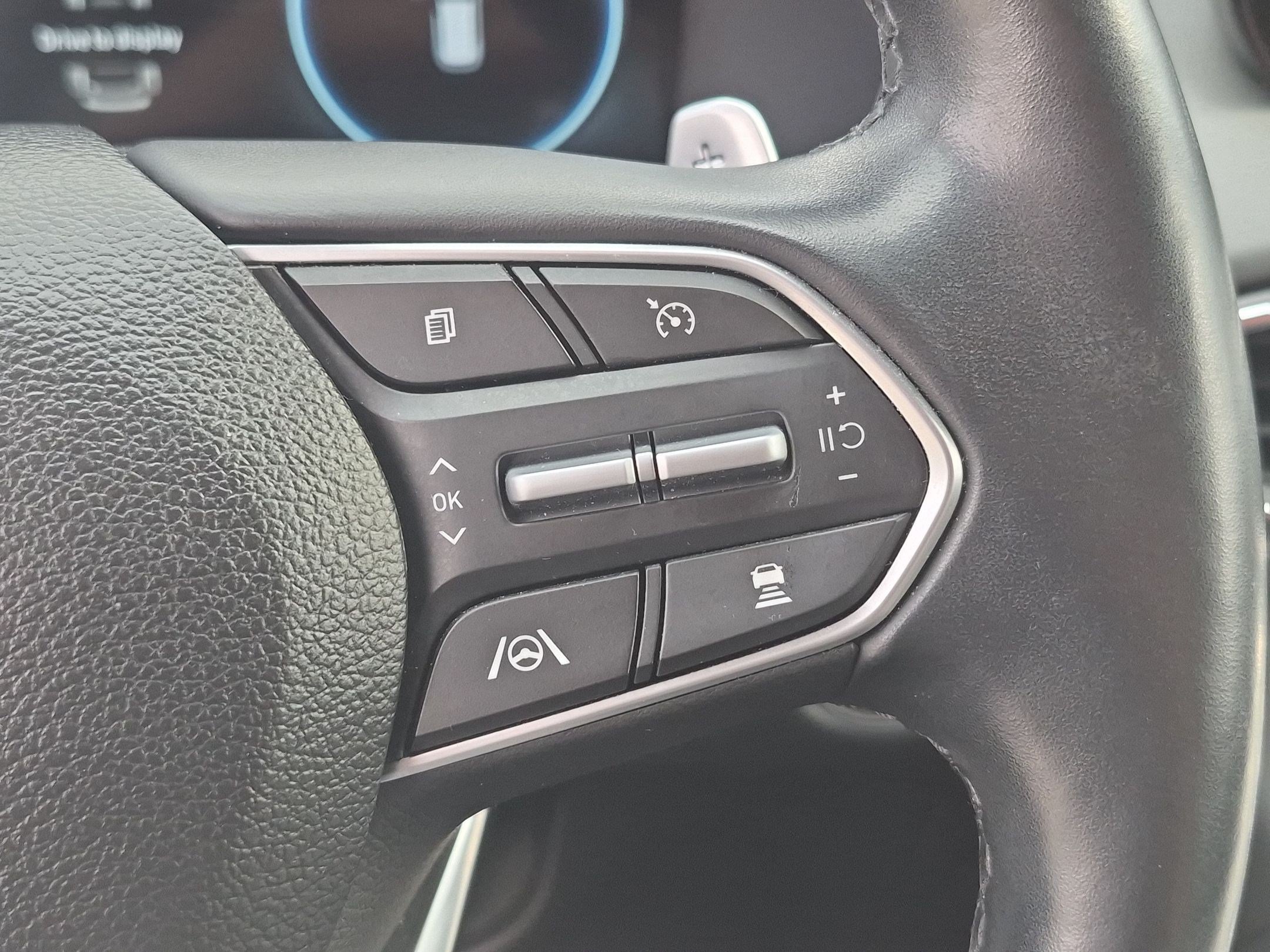 Certified Used 2023 Shimmering Silver Hyundai Limited image 19