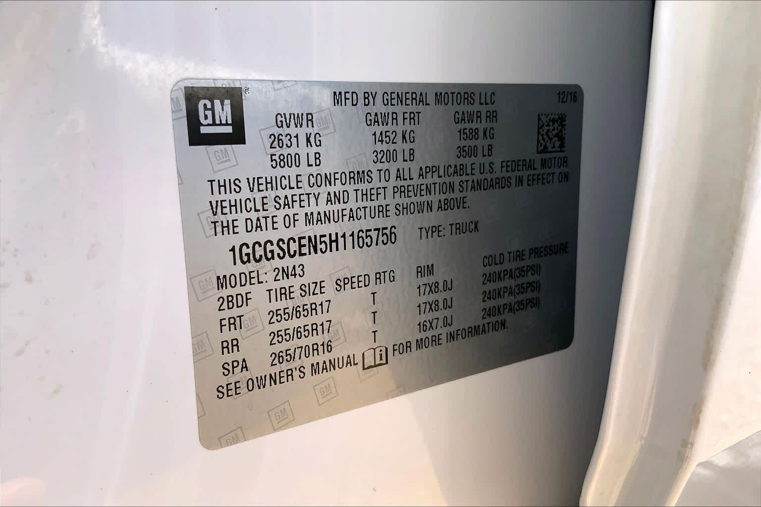 Used 2017 Summit White Chevrolet 2WD LT image 37