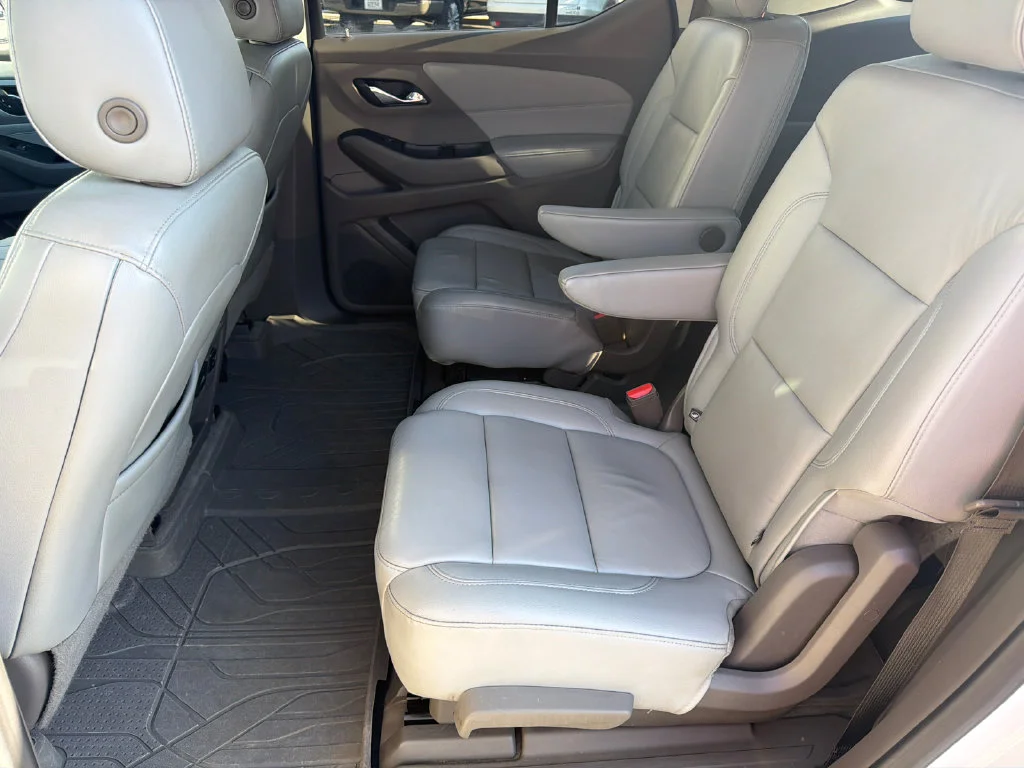 Used 2018 White Chevrolet 3LT image 21