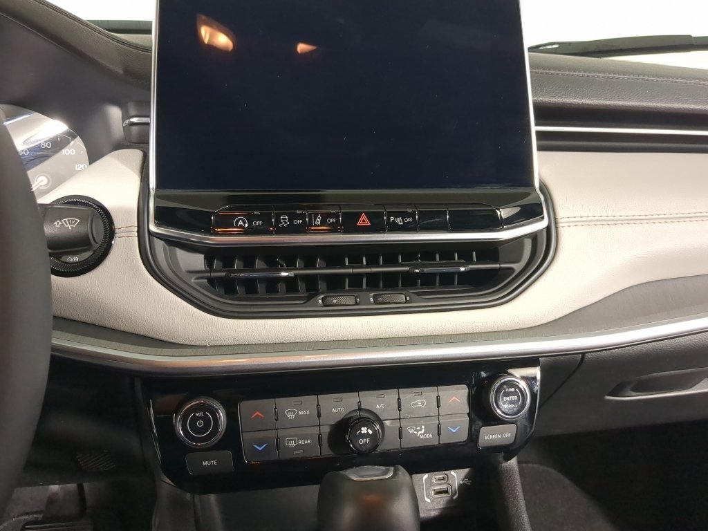 2025 Jeep Compass Limited - Photo 26