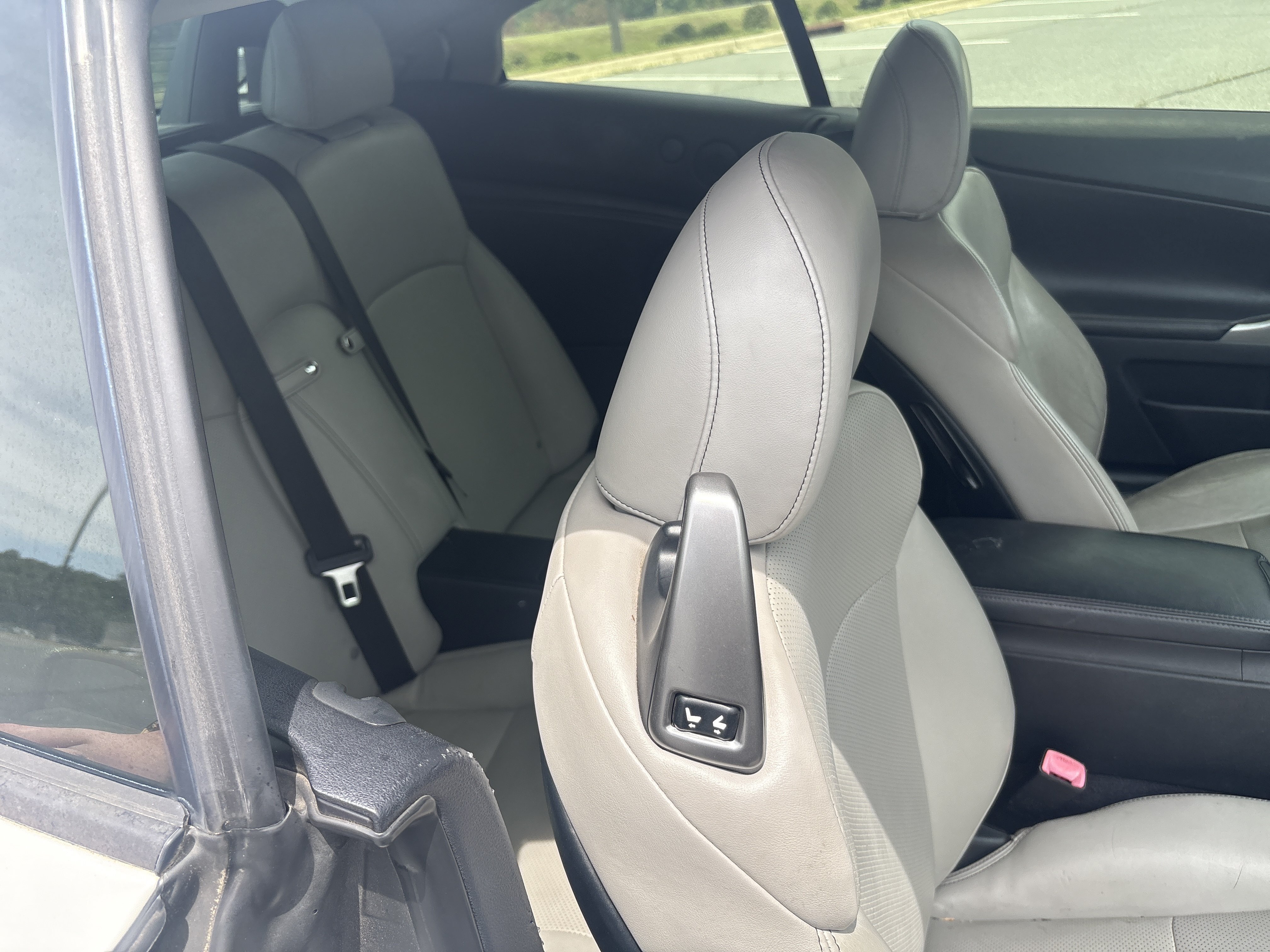 Used 2013 Starfire Pearl Lexus 250 C image 20