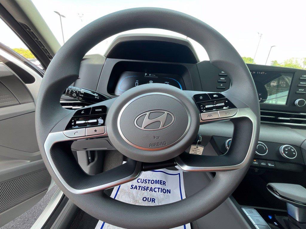 New 2026 White Hyundai SE image 13
