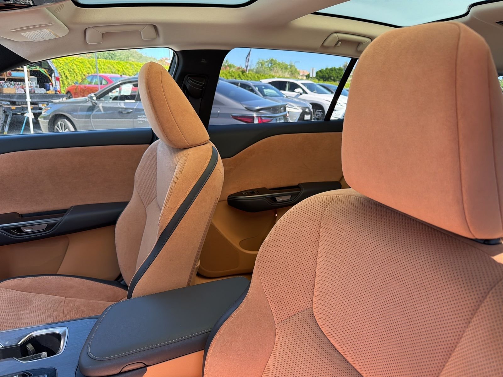 2023 Lexus RZ Luxury - Photo 7