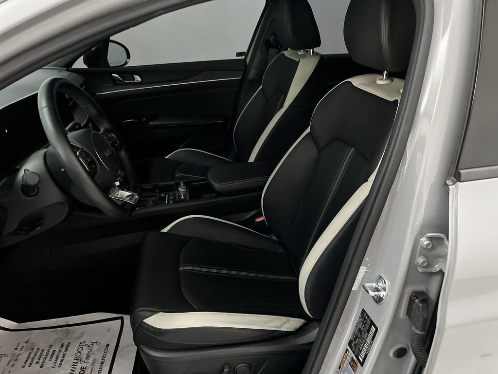 Used 2025 Gray Kia GT-Line image 15