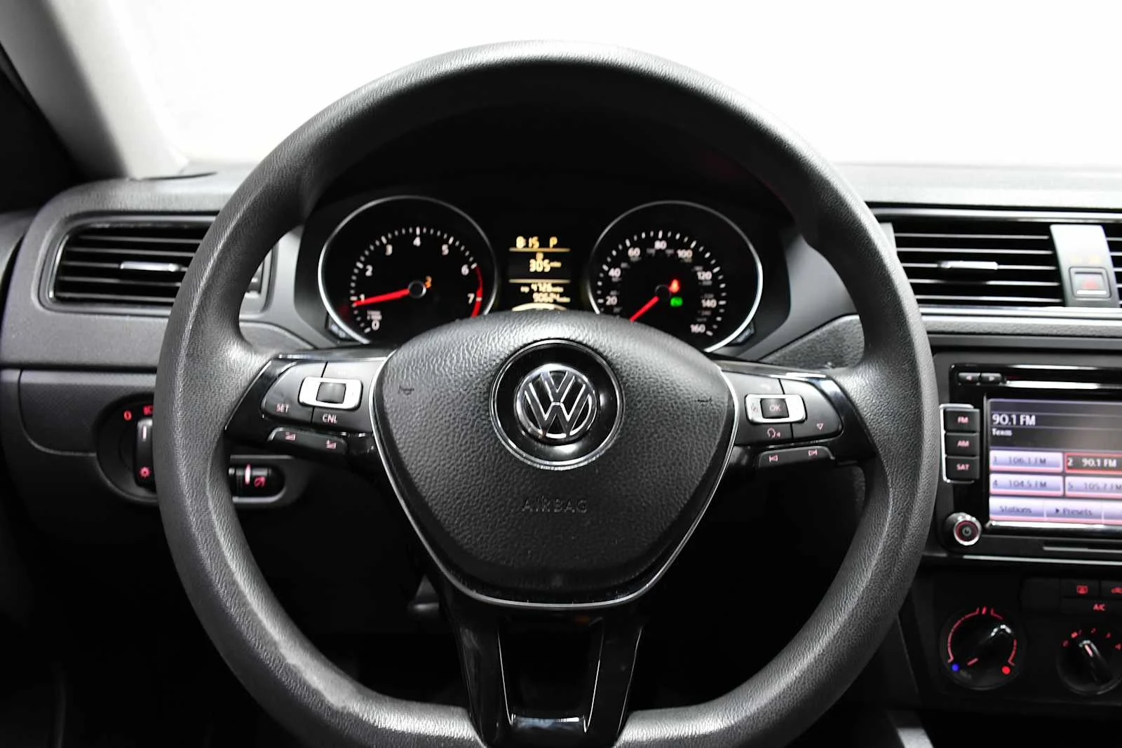 Used 2015 Pure White Volkswagen 2.0L S image 15