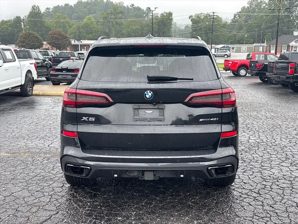 Used 2022 Black BMW sDrive40i image 6