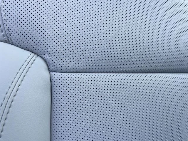 New 2026 Star White Metallic Tri-Coat Ford MAX Platinum® image 17