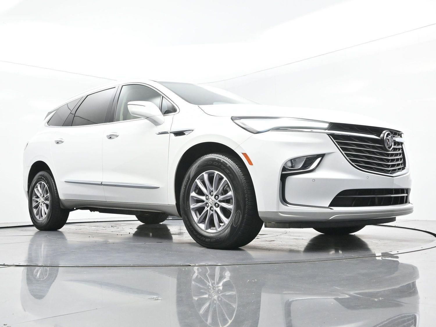Used 2023 Summit White Buick Essence image 43