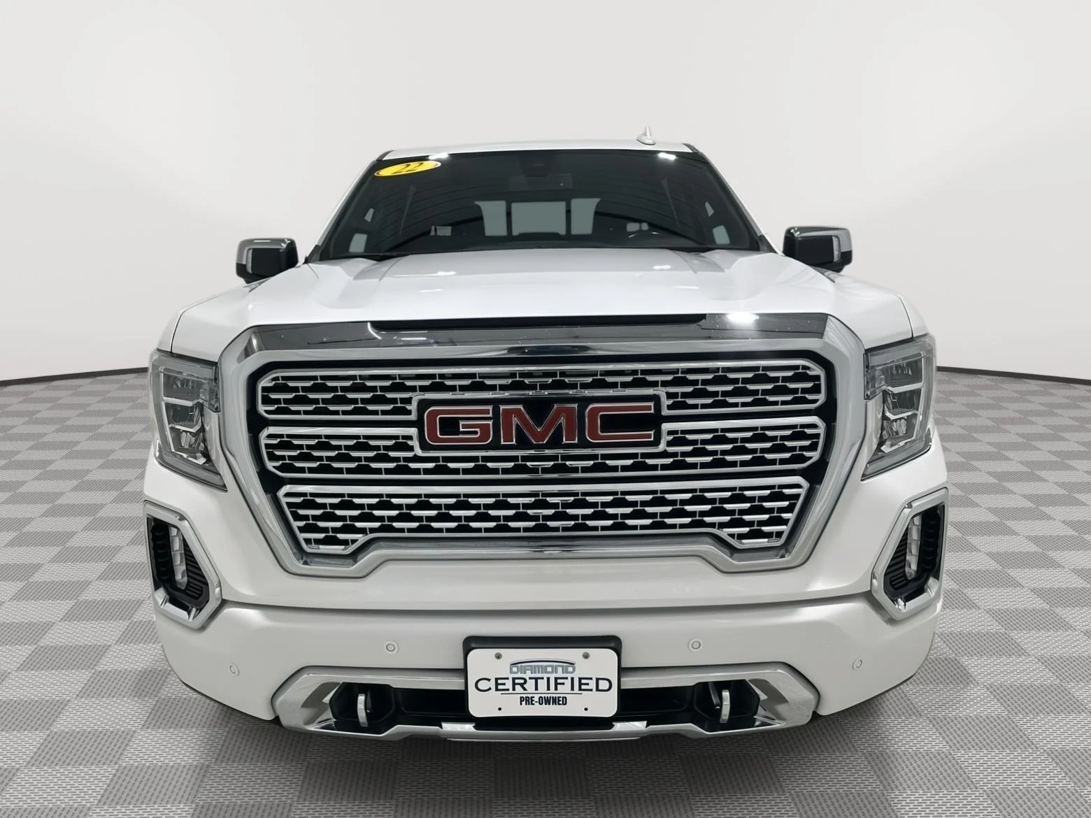 Used 2022 WHITE FROST TRICOAT GMC Denali image 8
