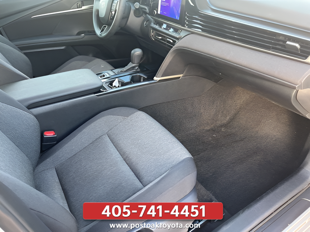 2025 Toyota Camry LE - Photo 20