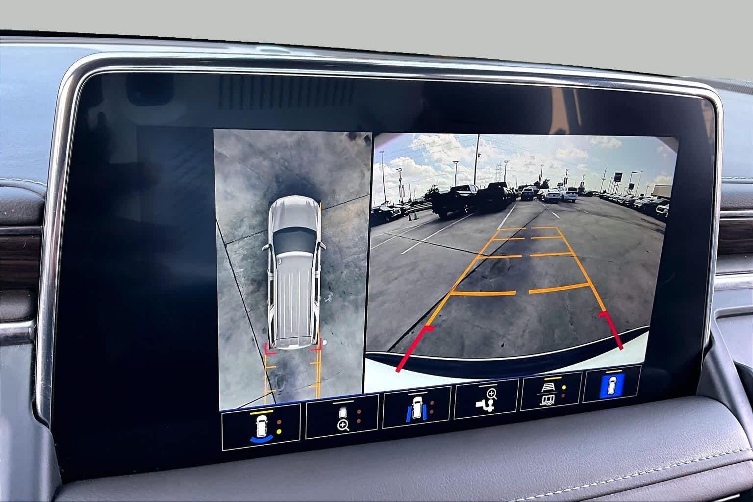 Used 2022 Summit White Chevrolet LT image 27