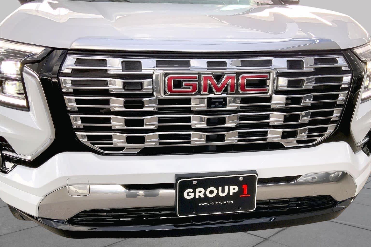 Used 2026 Glacier White Tricoat GMC AWD Denali image 30