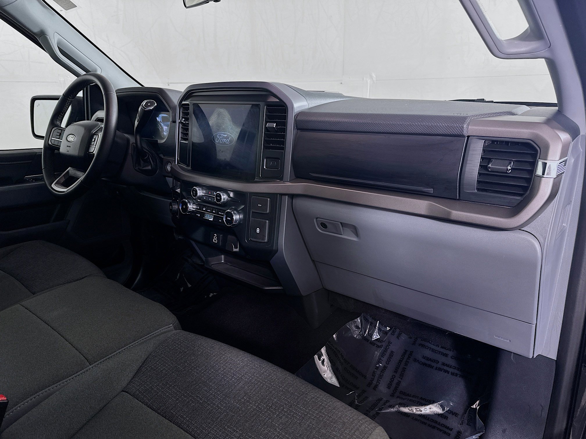 Used 2025 Gray Metallic Ford XLT image 26