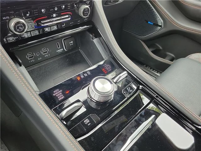 Used 2025 Gray Jeep Summit Reserve 4x4 image 18