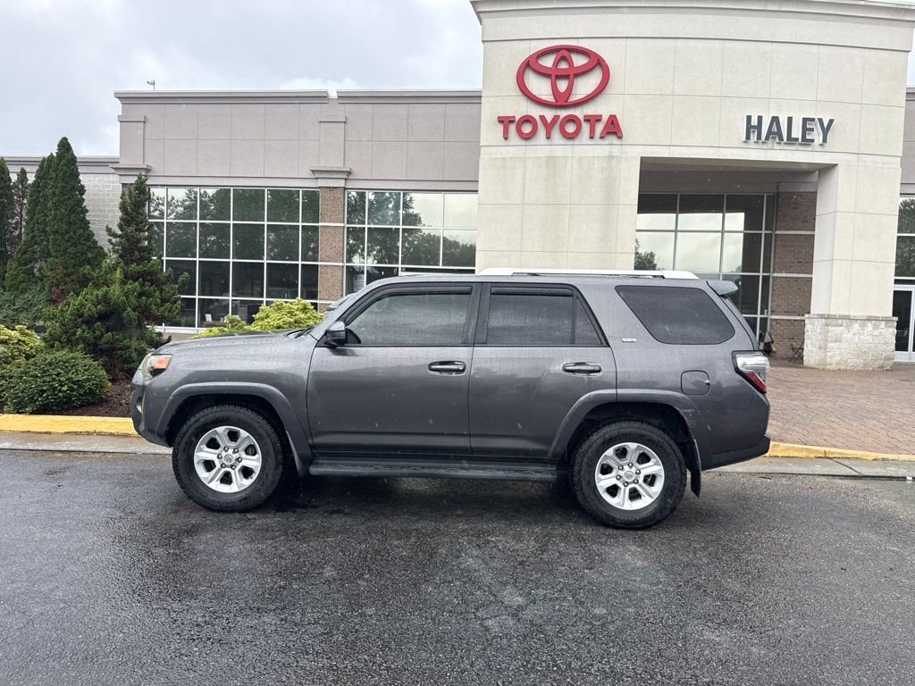 Used 2016 Gray Toyota SR5 image 5