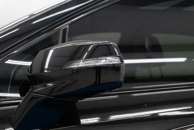 Used 2020 Black Cadillac Sport image 17