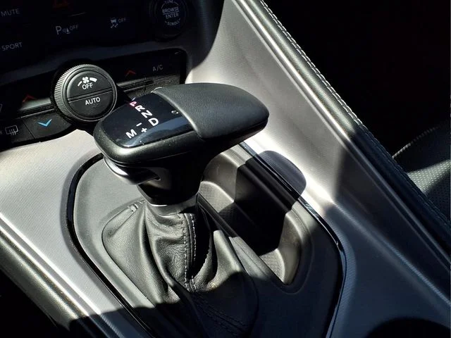 Used 2023 White Dodge SXT image 15