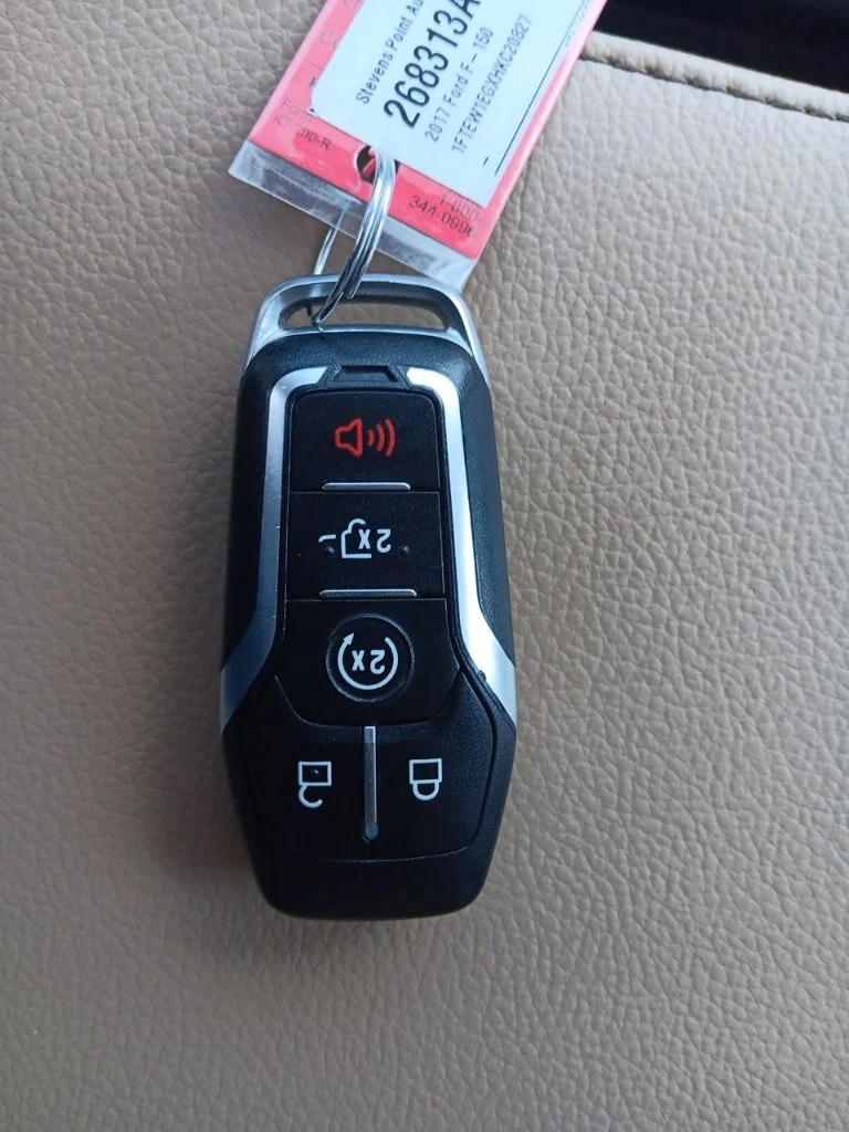 Used 2017 Bronze Fire Metallic Ford Lariat image 26