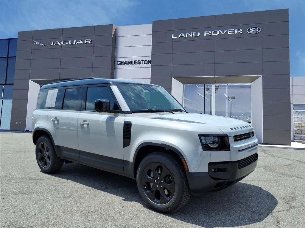 New 2026 Borasco Grey Metallic Land Rover S image 7