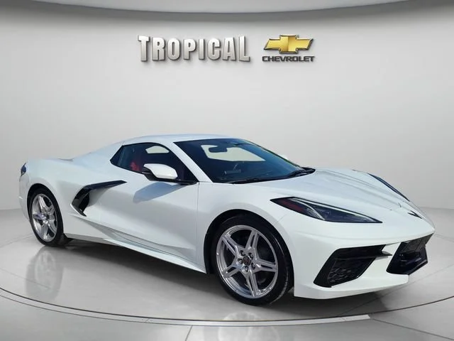 Used 2025 Arctic White Chevrolet 1LT image 9