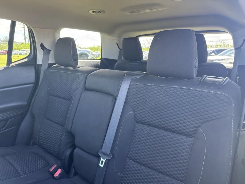 Used 2017 Ebony Twilight Metallic GMC SLE image 16