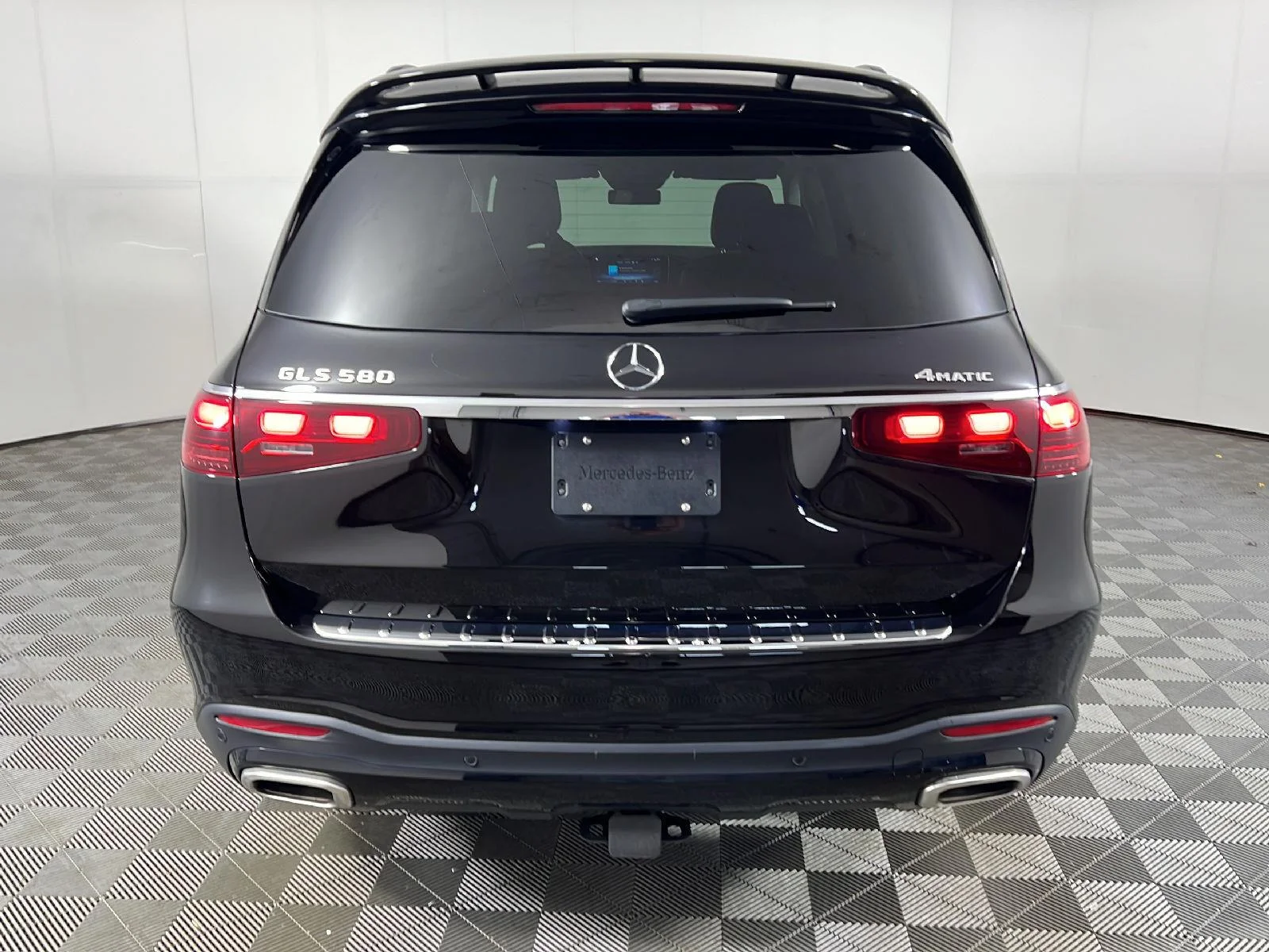 Used 2024 Obsidian Black Metallic Mercedes-Benz GLS 580 image 6