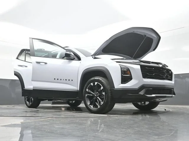 2027 Chevrolet Equinox RS - Photo 32