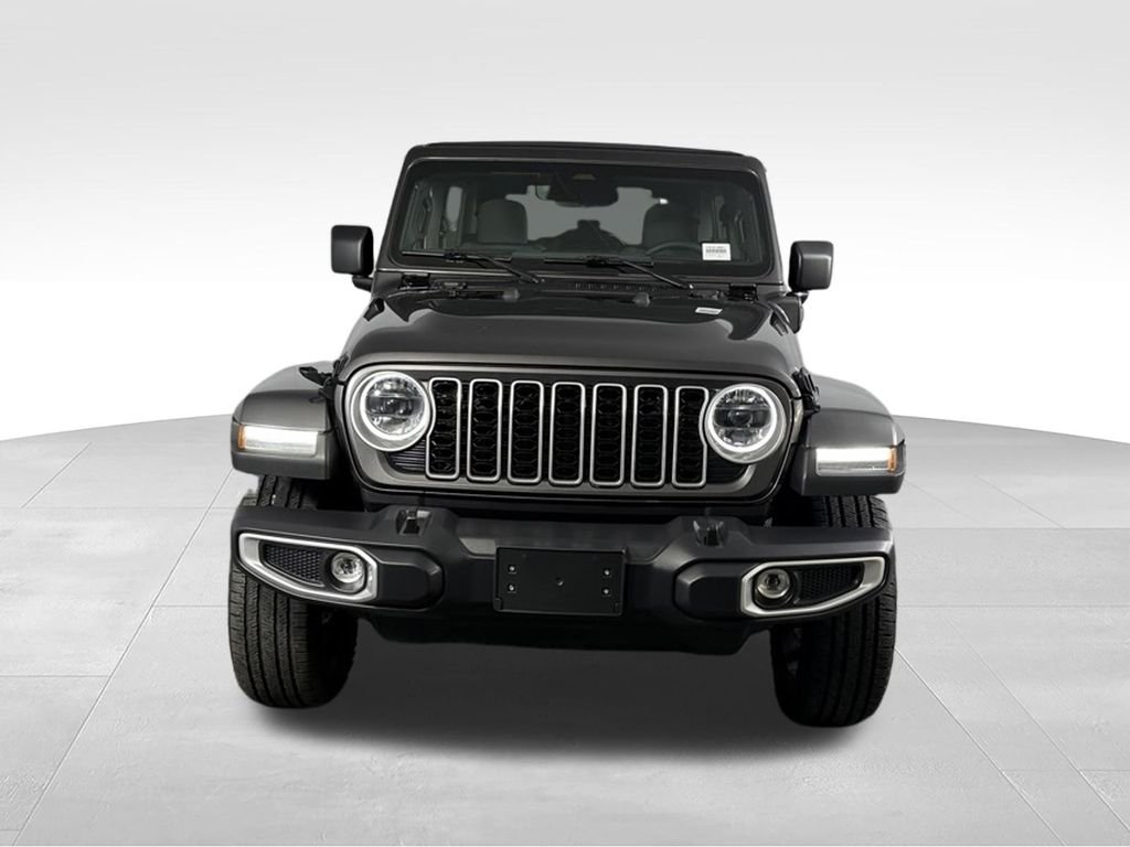 Used 2025 Crystal Metallic Jeep Sahara 4xe image 4