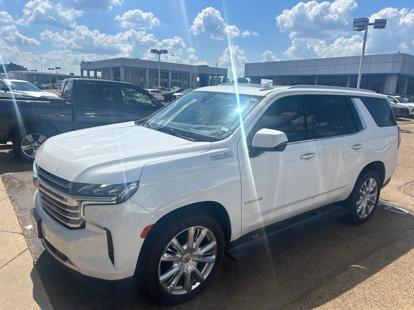 Used 2021 White Chevrolet High Country image 1