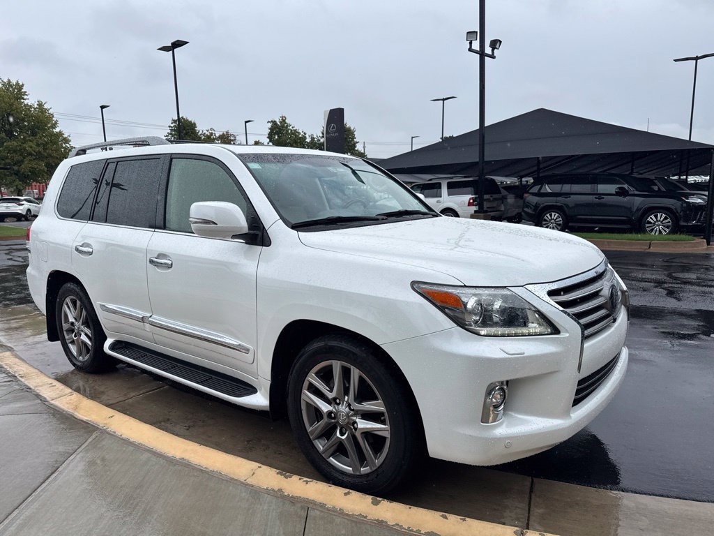 Used 2014  Lexus 570 image 3