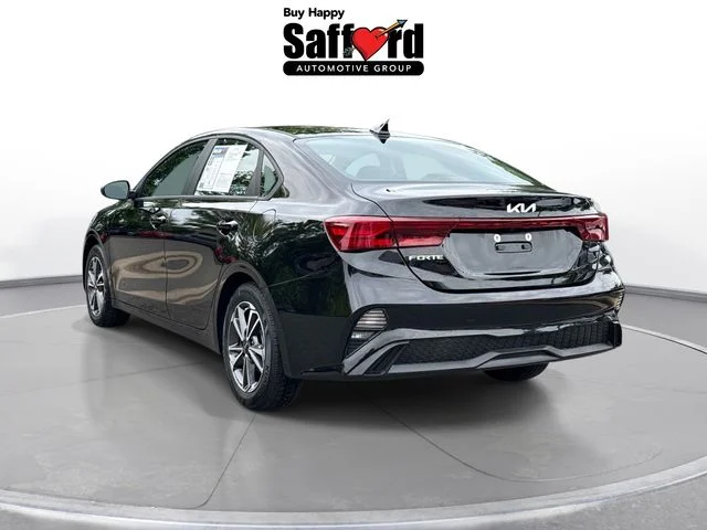Used 2023 Black Kia LXS image 5