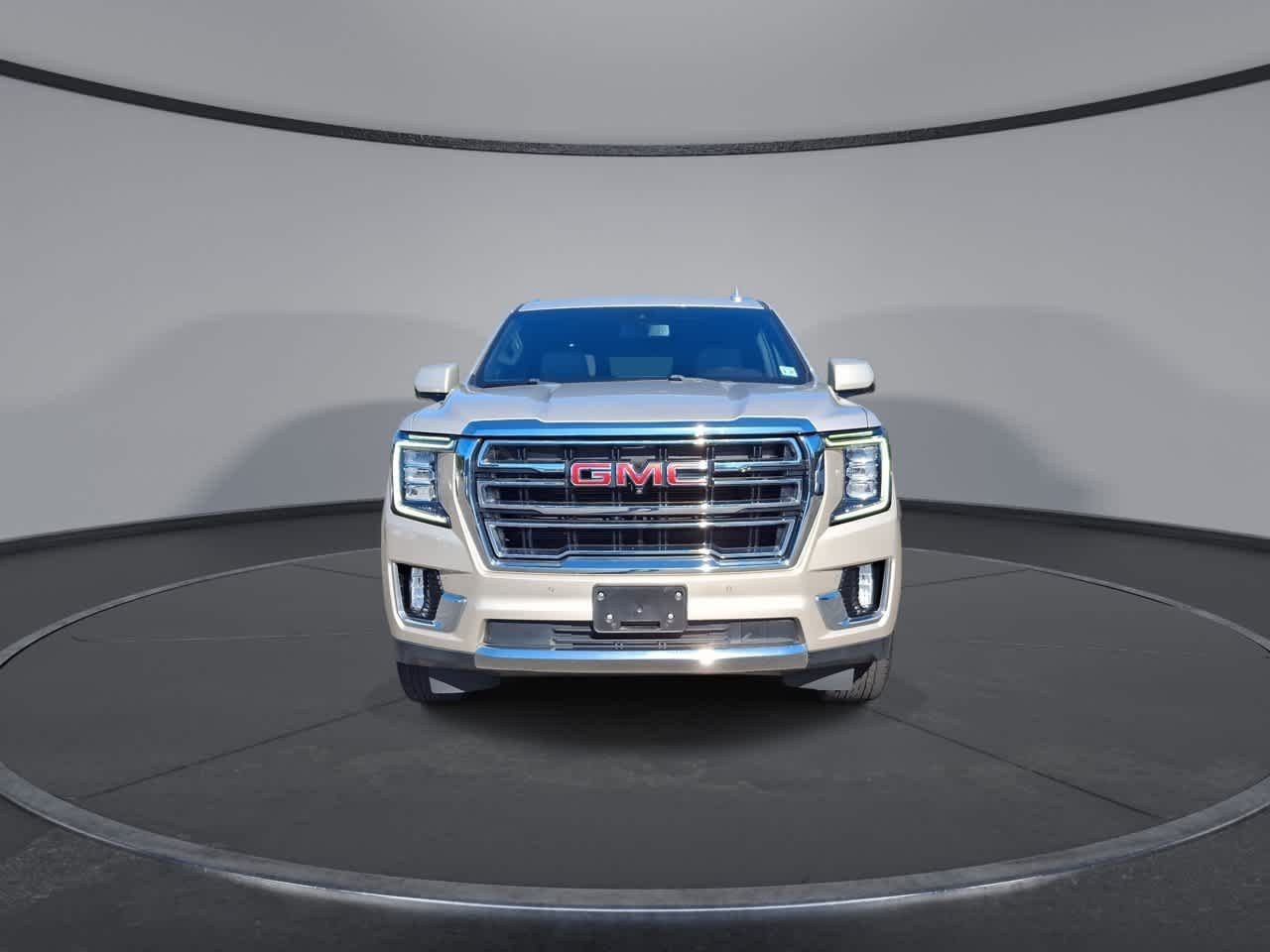 Used 2022 Pearl Beige Metallic GMC SLT image 3